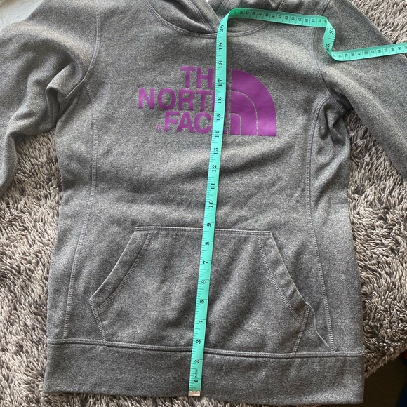 North Face Athletic Sweater - Picture 5 of 5